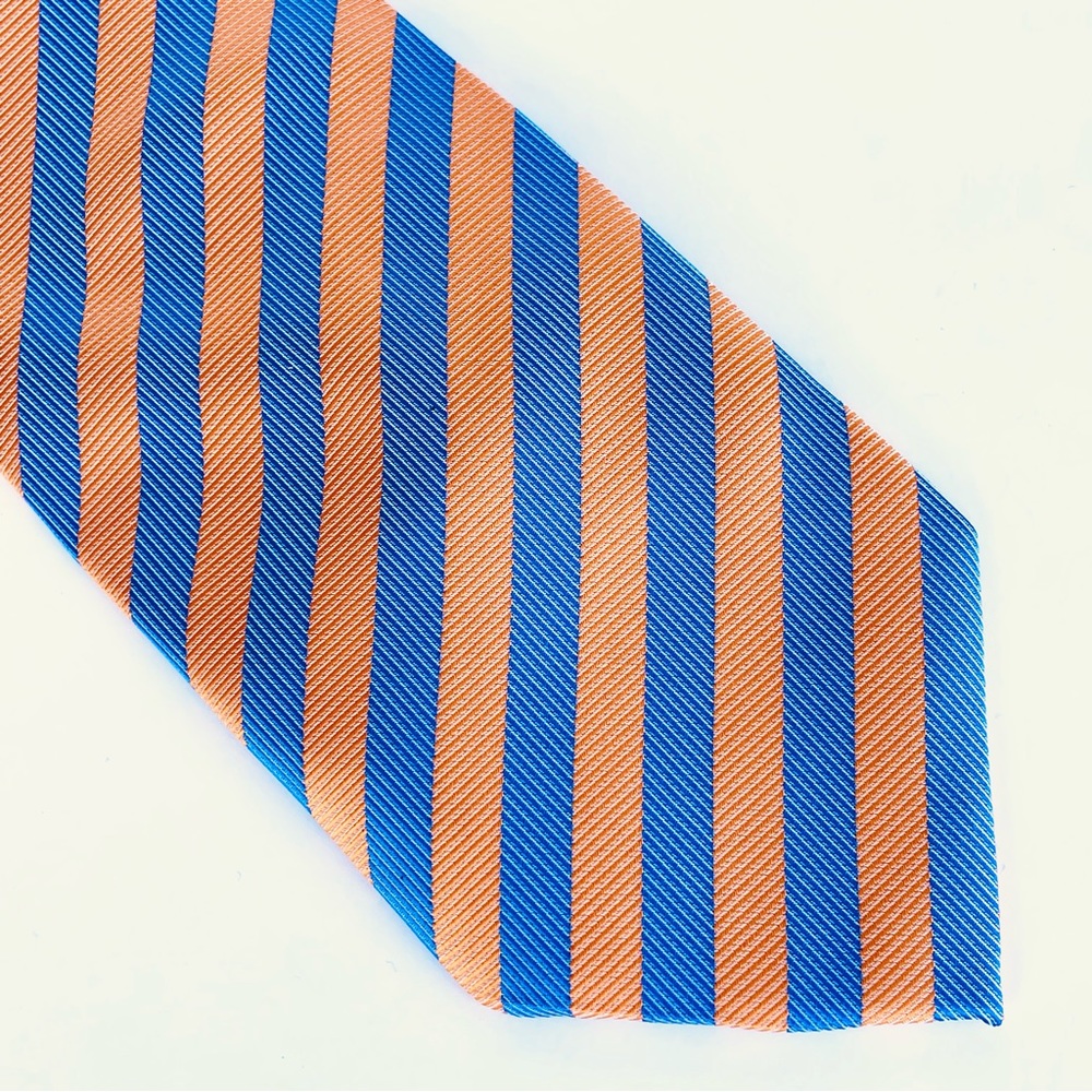 Paul Smith London Tie, Cufflinks, and Pocket Square Gift Set - Picture 7 of 16